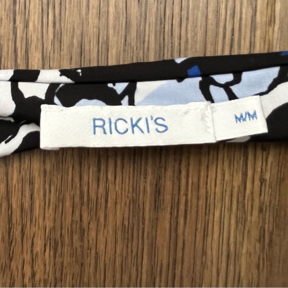 Ricki’s Sleeveless Floral Top Medium - Picture 7 of 8